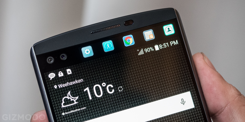 Illustration for article titled LG's V10 Smartphone Is One Big Handful of Weird, But I Kind Of Love It